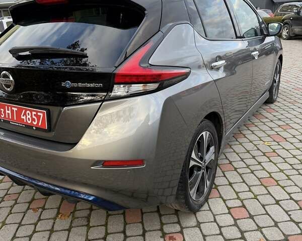 Серый Ниссан Лиф, объемом двигателя 0 л и пробегом 127 тыс. км за 12400 $, фото 7 на Automoto.ua