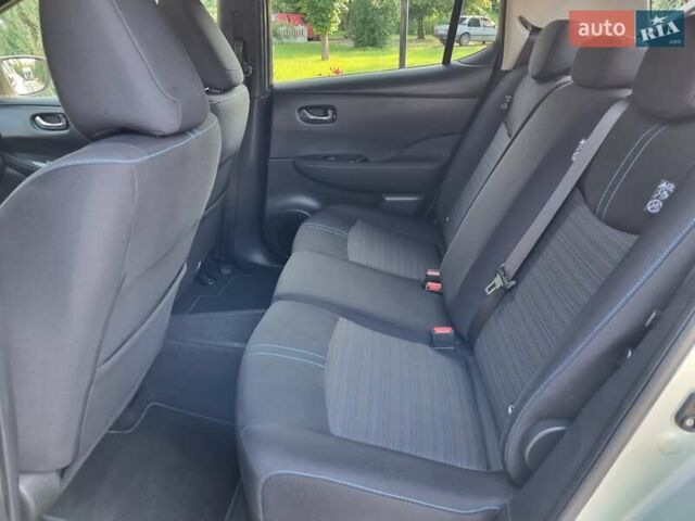 Сірий Ніссан Ліф, об'ємом двигуна 0 л та пробігом 173 тис. км за 10850 $, фото 23 на Automoto.ua