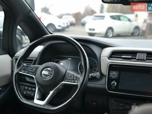 Серый Ниссан Лиф, объемом двигателя 0 л и пробегом 109 тыс. км за 12999 $, фото 24 на Automoto.ua