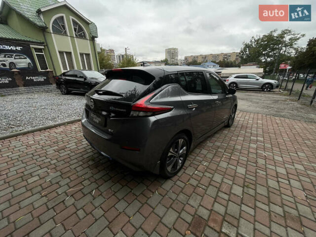 Серый Ниссан Лиф, объемом двигателя 0 л и пробегом 125 тыс. км за 12100 $, фото 3 на Automoto.ua