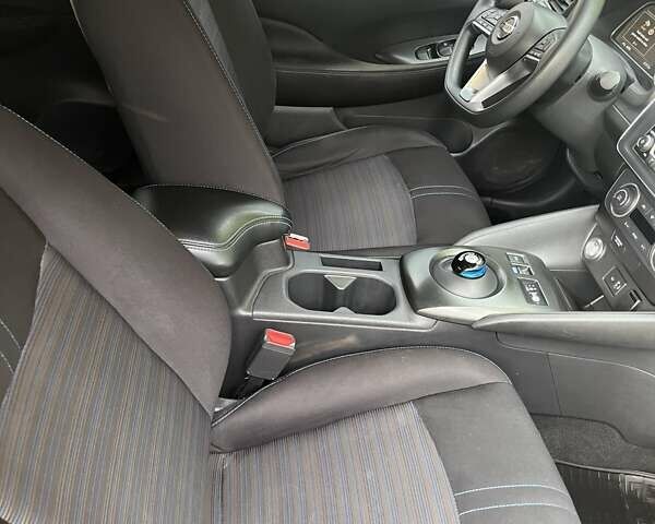 Сірий Ніссан Ліф, об'ємом двигуна 0 л та пробігом 82 тис. км за 14300 $, фото 15 на Automoto.ua