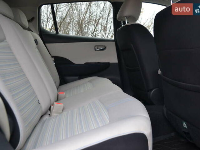 Серый Ниссан Лиф, объемом двигателя 0 л и пробегом 109 тыс. км за 12999 $, фото 22 на Automoto.ua