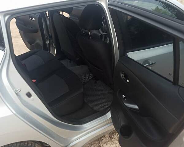 Серый Ниссан Лиф, объемом двигателя 0 л и пробегом 171 тыс. км за 11600 $, фото 18 на Automoto.ua