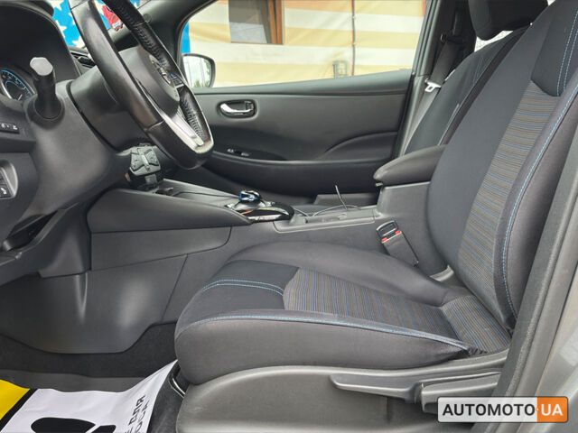 Сірий Ніссан Ліф, об'ємом двигуна 40 л та пробігом 70 тис. км за 14500 $, фото 19 на Automoto.ua