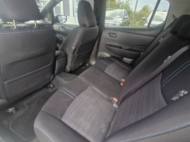 Сірий Ніссан Ліф, об'ємом двигуна 0 л та пробігом 115 тис. км за 11500 $, фото 19 на Automoto.ua