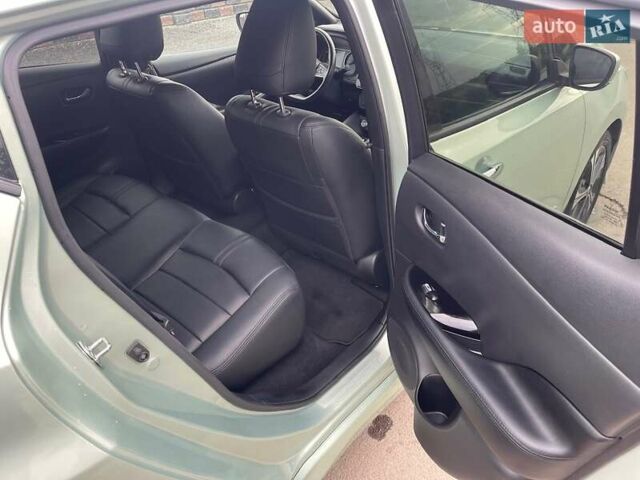 Серый Ниссан Лиф, объемом двигателя 0 л и пробегом 102 тыс. км за 13200 $, фото 25 на Automoto.ua