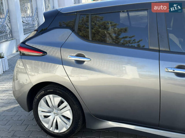 Серый Ниссан Лиф, объемом двигателя 0 л и пробегом 88 тыс. км за 11900 $, фото 10 на Automoto.ua