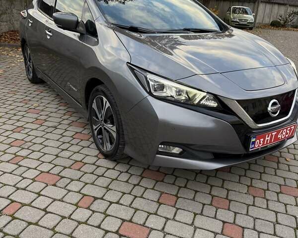 Серый Ниссан Лиф, объемом двигателя 0 л и пробегом 127 тыс. км за 12400 $, фото 1 на Automoto.ua