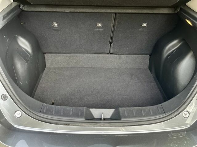 Серый Ниссан Лиф, объемом двигателя 0 л и пробегом 164 тыс. км за 10900 $, фото 12 на Automoto.ua