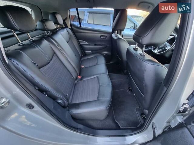 Сірий Ніссан Ліф, об'ємом двигуна 0 л та пробігом 95 тис. км за 13100 $, фото 35 на Automoto.ua