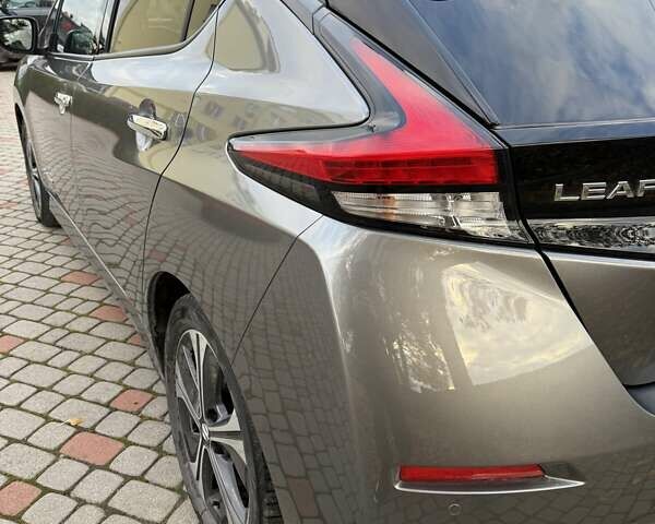 Серый Ниссан Лиф, объемом двигателя 0 л и пробегом 127 тыс. км за 12400 $, фото 13 на Automoto.ua