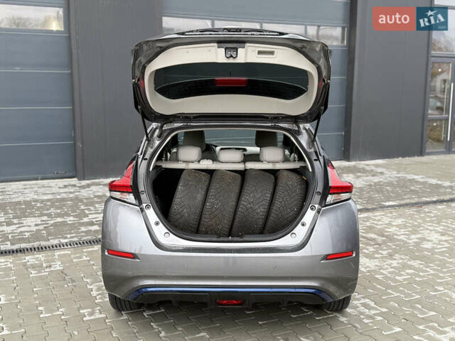 Серый Ниссан Лиф, объемом двигателя 0 л и пробегом 85 тыс. км за 12900 $, фото 9 на Automoto.ua