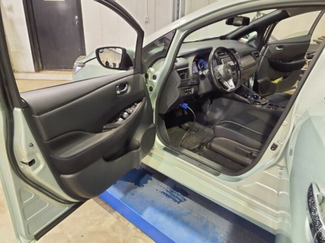 Серый Ниссан Лиф, объемом двигателя 0 л и пробегом 77 тыс. км за 11700 $, фото 8 на Automoto.ua