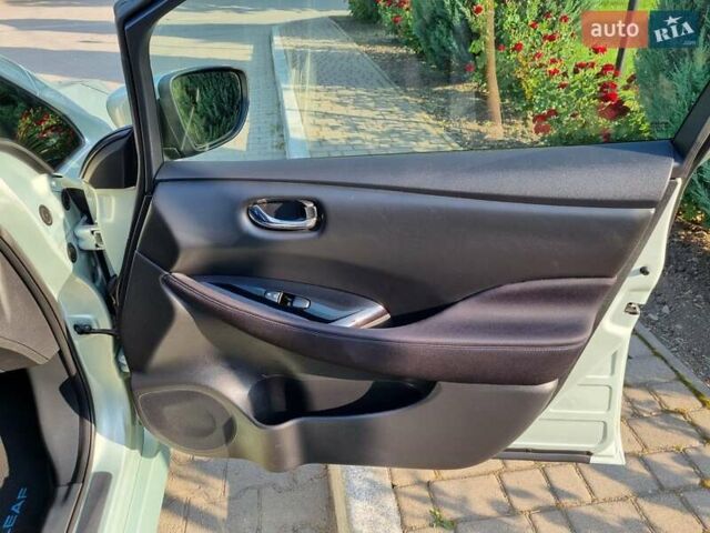 Сірий Ніссан Ліф, об'ємом двигуна 0 л та пробігом 173 тис. км за 10850 $, фото 29 на Automoto.ua