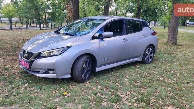 Серый Ниссан Лиф, объемом двигателя 0 л и пробегом 80 тыс. км за 13200 $, фото 7 на Automoto.ua