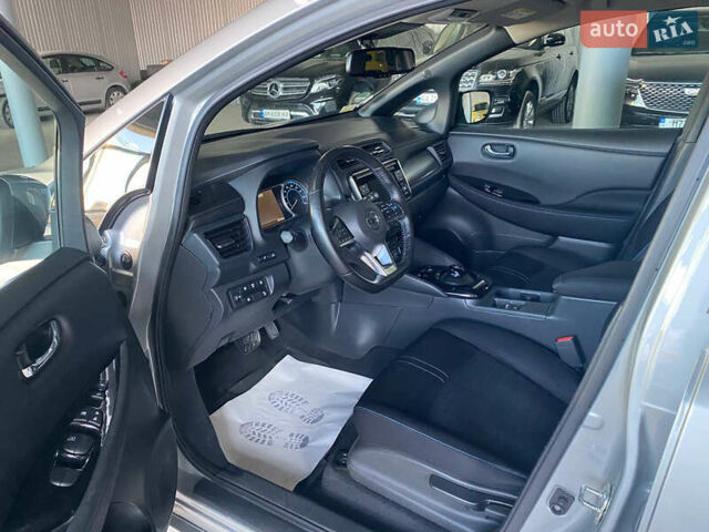 Серый Ниссан Лиф, объемом двигателя 0 л и пробегом 43 тыс. км за 12999 $, фото 8 на Automoto.ua