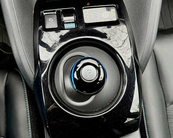 Серый Ниссан Лиф, объемом двигателя 0 л и пробегом 130 тыс. км за 11999 $, фото 38 на Automoto.ua