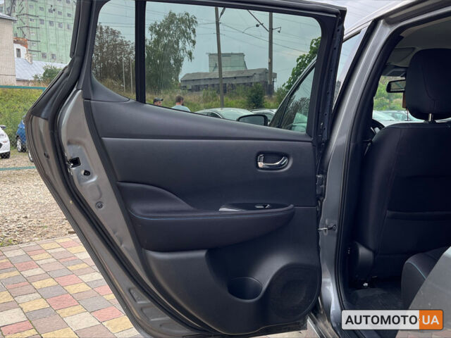 Сірий Ніссан Ліф, об'ємом двигуна 40 л та пробігом 70 тис. км за 14500 $, фото 21 на Automoto.ua