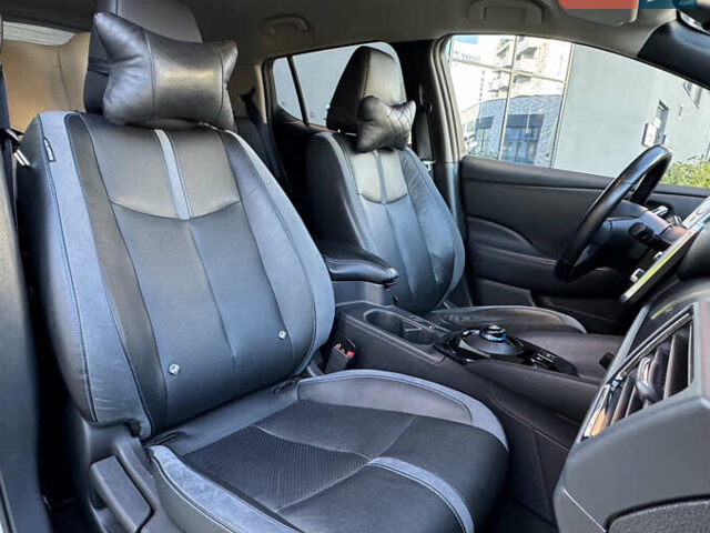 Серый Ниссан Лиф, объемом двигателя 0 л и пробегом 132 тыс. км за 12400 $, фото 12 на Automoto.ua