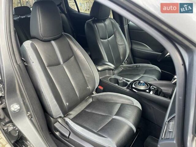 Сірий Ніссан Ліф, об'ємом двигуна 0 л та пробігом 144 тис. км за 12699 $, фото 18 на Automoto.ua