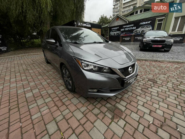 Серый Ниссан Лиф, объемом двигателя 0 л и пробегом 125 тыс. км за 12100 $, фото 1 на Automoto.ua