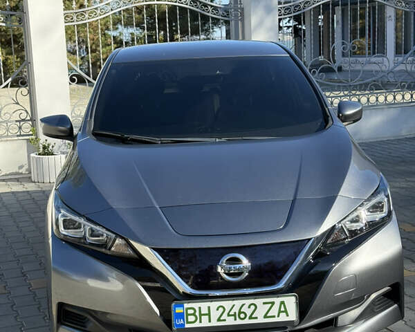 Серый Ниссан Лиф, объемом двигателя 0 л и пробегом 88 тыс. км за 11900 $, фото 8 на Automoto.ua