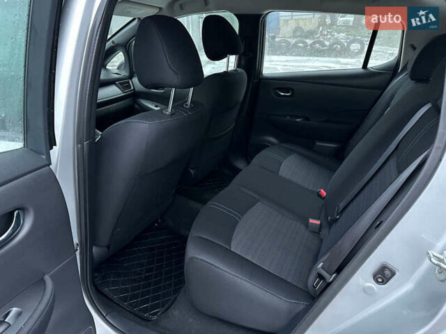 Сірий Ніссан Ліф, об'ємом двигуна 0 л та пробігом 31 тис. км за 13600 $, фото 14 на Automoto.ua