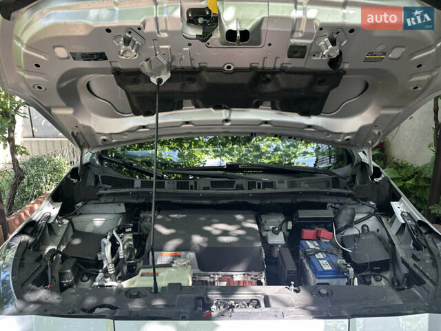 Серый Ниссан Лиф, объемом двигателя 0 л и пробегом 85 тыс. км за 12700 $, фото 10 на Automoto.ua