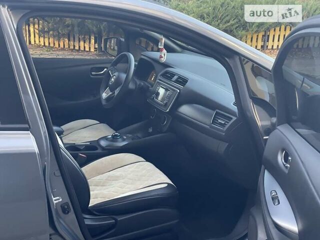 Сірий Ніссан Ліф, об'ємом двигуна 0 л та пробігом 115 тис. км за 11850 $, фото 7 на Automoto.ua