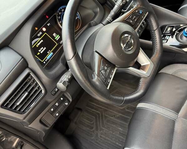 Серый Ниссан Лиф, объемом двигателя 0 л и пробегом 127 тыс. км за 12400 $, фото 21 на Automoto.ua