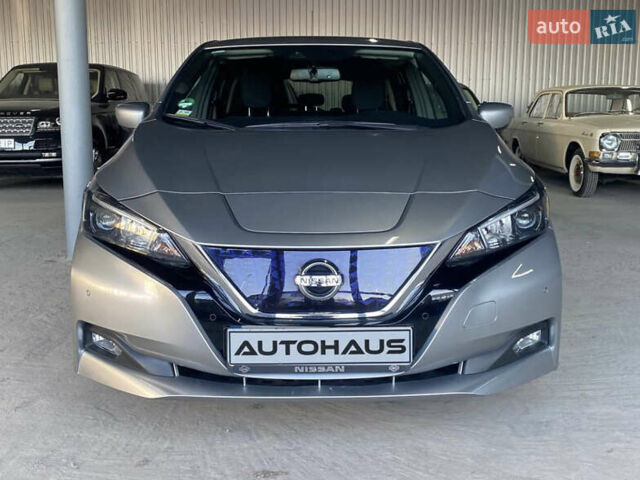 Серый Ниссан Лиф, объемом двигателя 0 л и пробегом 43 тыс. км за 12999 $, фото 1 на Automoto.ua