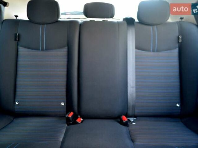 Сірий Ніссан Ліф, об'ємом двигуна 0 л та пробігом 119 тис. км за 12300 $, фото 155 на Automoto.ua