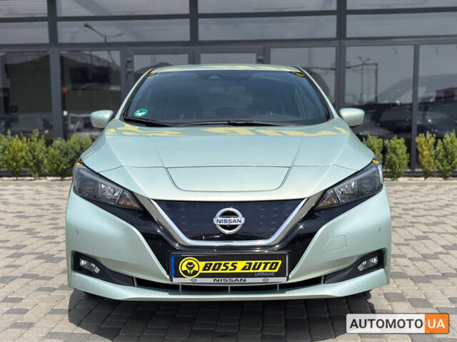 Серый Ниссан Лиф, объемом двигателя 40 л и пробегом 180 тыс. км за 14800 $, фото 1 на Automoto.ua