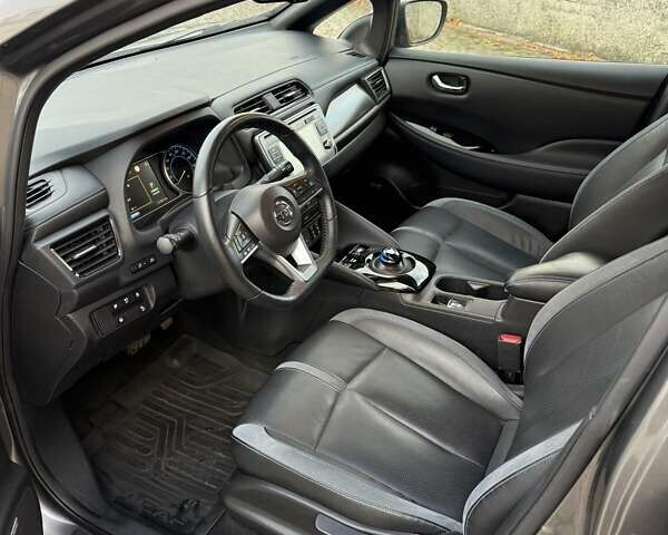 Серый Ниссан Лиф, объемом двигателя 0 л и пробегом 127 тыс. км за 12400 $, фото 19 на Automoto.ua