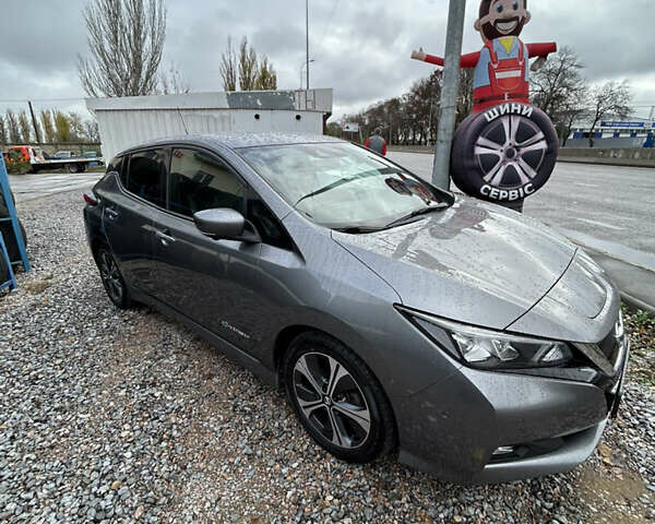 Серый Ниссан Лиф, объемом двигателя 0 л и пробегом 134 тыс. км за 13200 $, фото 11 на Automoto.ua