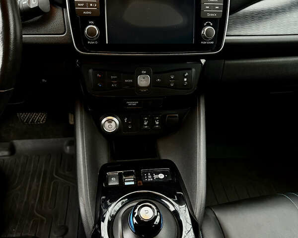 Серый Ниссан Лиф, объемом двигателя 0 л и пробегом 130 тыс. км за 11999 $, фото 34 на Automoto.ua