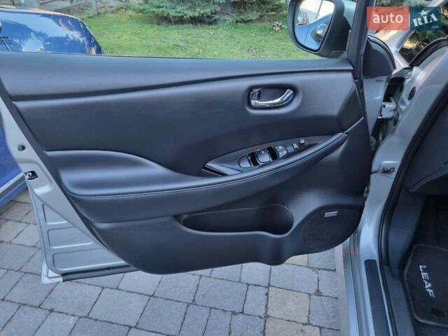 Сірий Ніссан Ліф, об'ємом двигуна 0 л та пробігом 95 тис. км за 13100 $, фото 20 на Automoto.ua