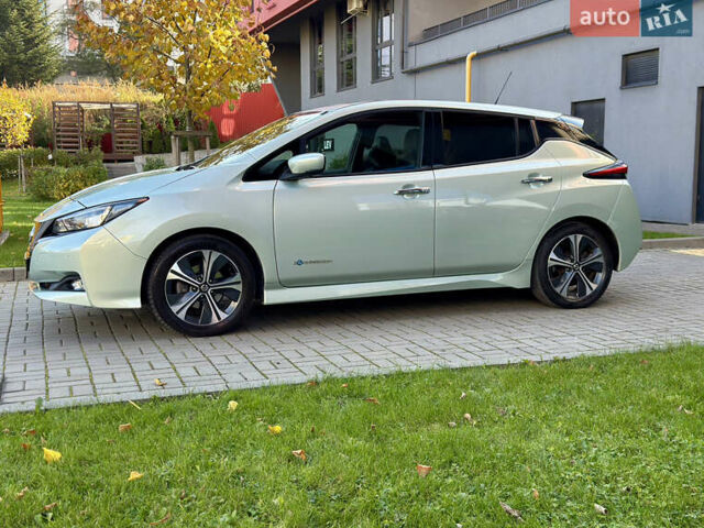 Серый Ниссан Лиф, объемом двигателя 0 л и пробегом 132 тыс. км за 12400 $, фото 7 на Automoto.ua