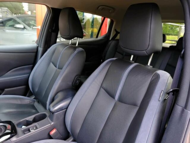 Серый Ниссан Лиф, объемом двигателя 0 л и пробегом 35 тыс. км за 8900 $, фото 12 на Automoto.ua