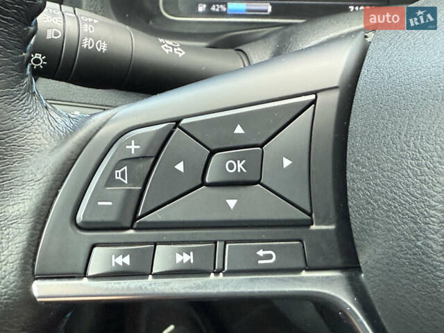 Серый Ниссан Лиф, объемом двигателя 0 л и пробегом 71 тыс. км за 11950 $, фото 33 на Automoto.ua