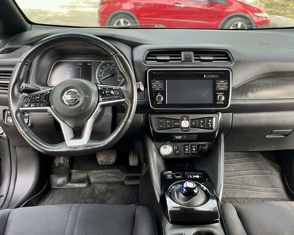 Сірий Ніссан Ліф, об'ємом двигуна 0 л та пробігом 165 тис. км за 10700 $, фото 18 на Automoto.ua