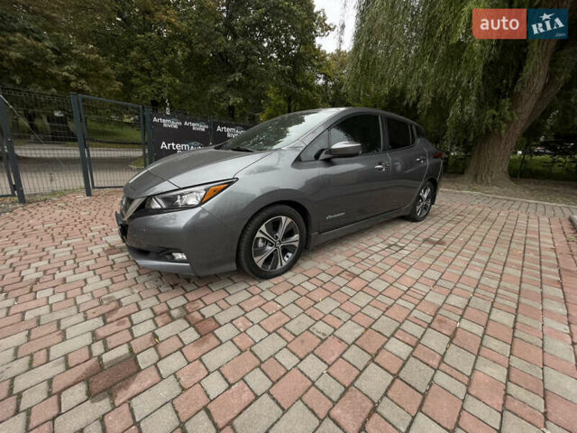 Серый Ниссан Лиф, объемом двигателя 0 л и пробегом 125 тыс. км за 12100 $, фото 6 на Automoto.ua