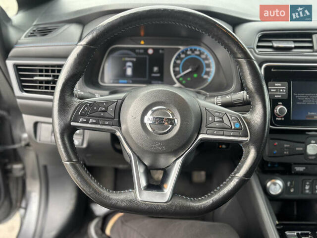 Сірий Ніссан Ліф, об'ємом двигуна 0 л та пробігом 152 тис. км за 11950 $, фото 30 на Automoto.ua