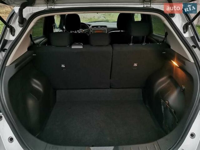 Сірий Ніссан Ліф, об'ємом двигуна 0 л та пробігом 45 тис. км за 12500 $, фото 20 на Automoto.ua