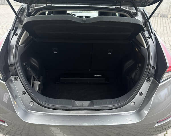 Серый Ниссан Лиф, объемом двигателя 0 л и пробегом 40 тыс. км за 14500 $, фото 19 на Automoto.ua