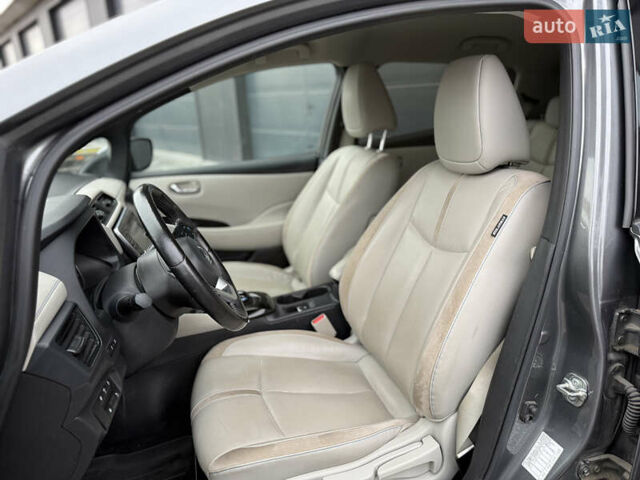 Серый Ниссан Лиф, объемом двигателя 0 л и пробегом 85 тыс. км за 12900 $, фото 7 на Automoto.ua