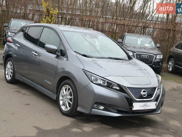 Серый Ниссан Лиф, объемом двигателя 0 л и пробегом 109 тыс. км за 12999 $, фото 3 на Automoto.ua