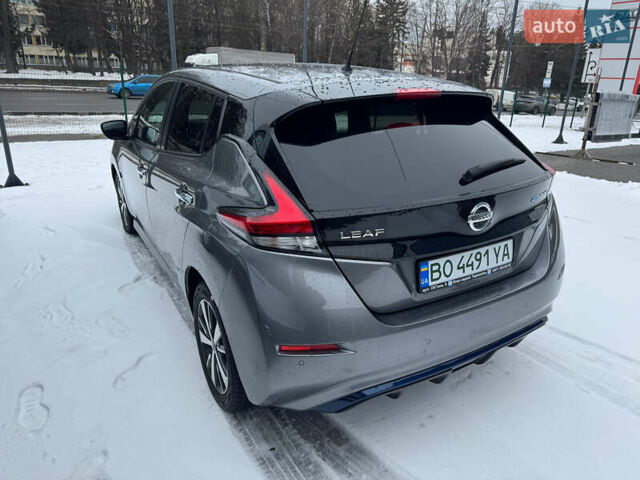 Серый Ниссан Лиф, объемом двигателя 0 л и пробегом 74 тыс. км за 11000 $, фото 4 на Automoto.ua