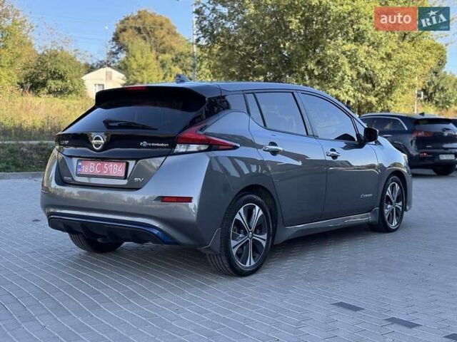 Серый Ниссан Лиф, объемом двигателя 0 л и пробегом 160 тыс. км за 10999 $, фото 10 на Automoto.ua