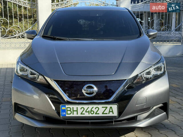 Серый Ниссан Лиф, объемом двигателя 0 л и пробегом 88 тыс. км за 11900 $, фото 3 на Automoto.ua